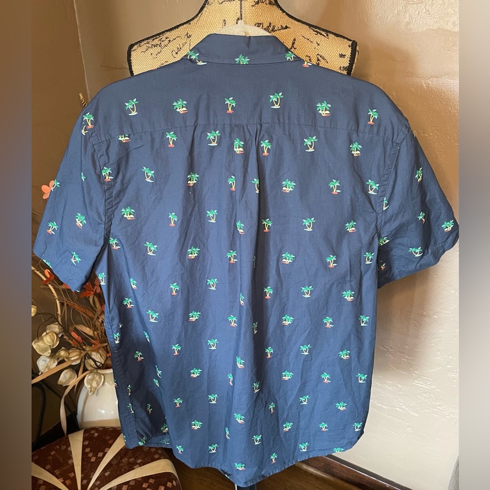 GAP Navy Palm Tree Casual Button Down Shirt short sleeve Sz L PTP 21.5” slimfit - Picture 2 of 4